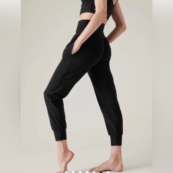 NWT Athleta Salutation Jogger Size Medium/Tall - Picture 2 of 8